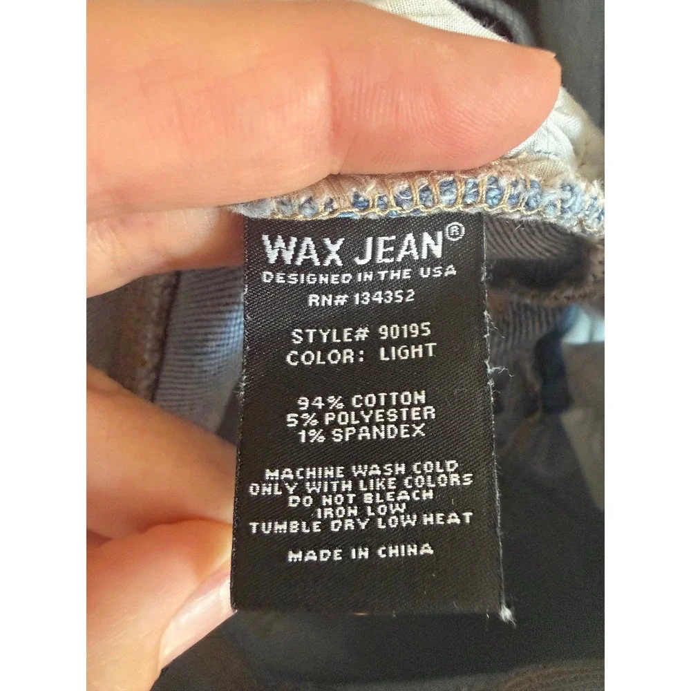 Wax Jean Women Distressed High Waisted Denim Shorts Light Wash Frayed Hem Size L